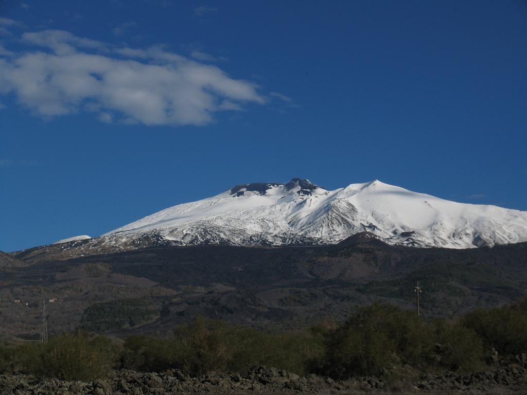 نيكولوسي Sotto Il Vulcano المظهر الخارجي الصورة